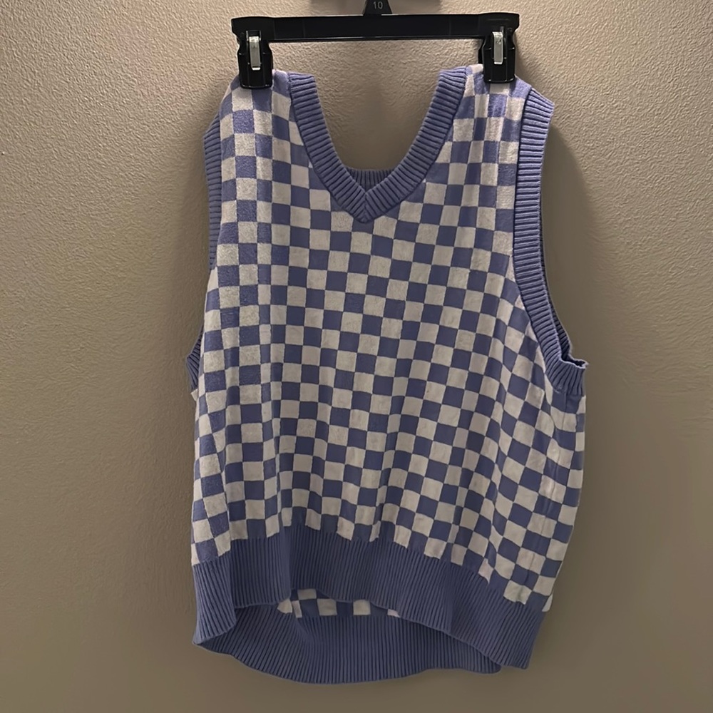 Short sleeve cropped sweater!